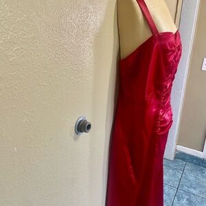 Newport News Red look New Ruched Sheath Dress Size 12 P